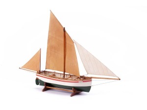 Billing Boats 1:30 LE BAYARD - Wooden hull