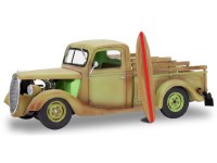REVELL 37 Ford Pickup with surfboard 2N1